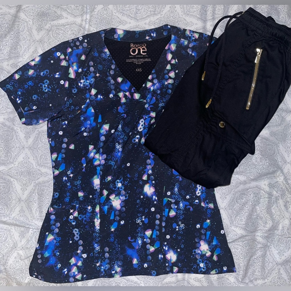 (Top - Barco One XXS) & (Bottom - Jaanuu Petite XXS Jogger)